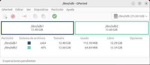 Imatge final de les particions i formatatges amb Gparted